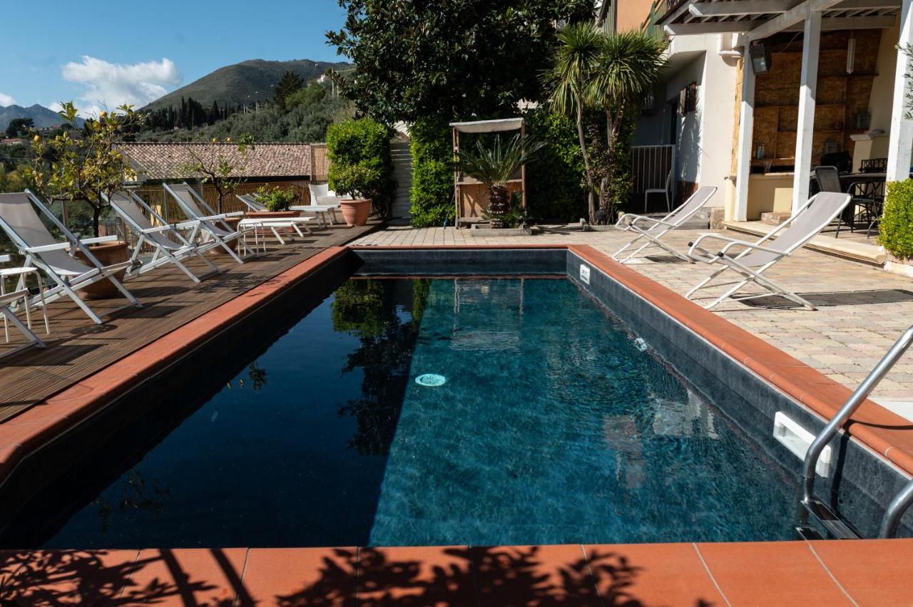 Bnb Casa Rossa モンレアーレ エクステリア 写真