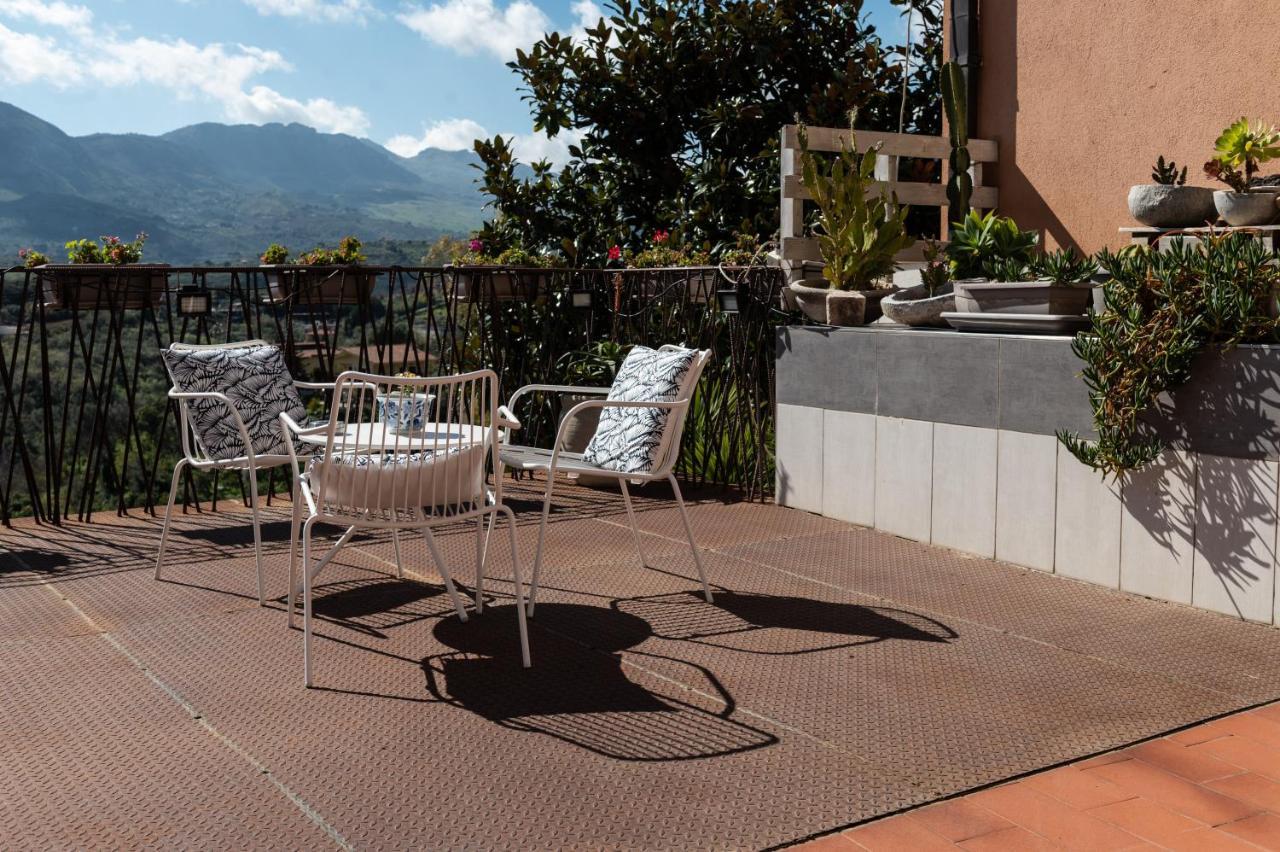 Bnb Casa Rossa モンレアーレ エクステリア 写真