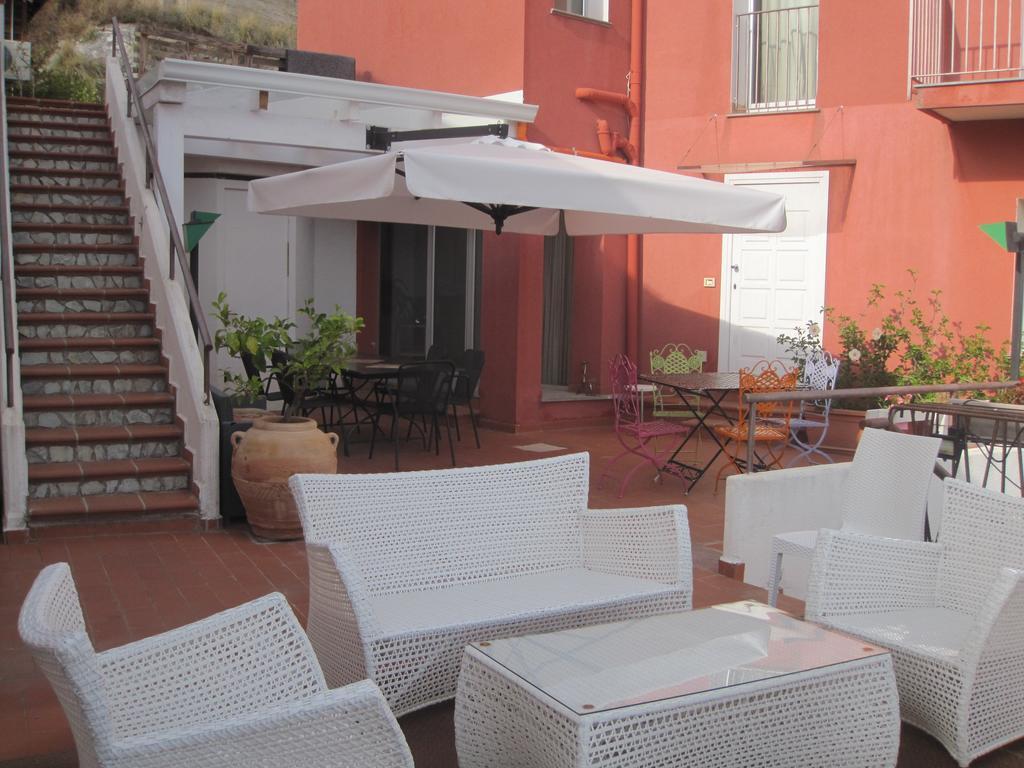 Bnb Casa Rossa モンレアーレ エクステリア 写真
