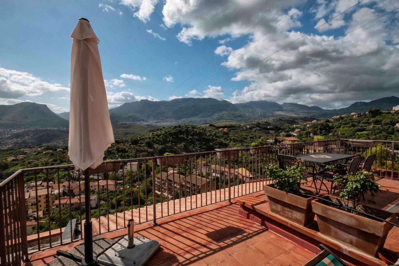 Bnb Casa Rossa モンレアーレ エクステリア 写真