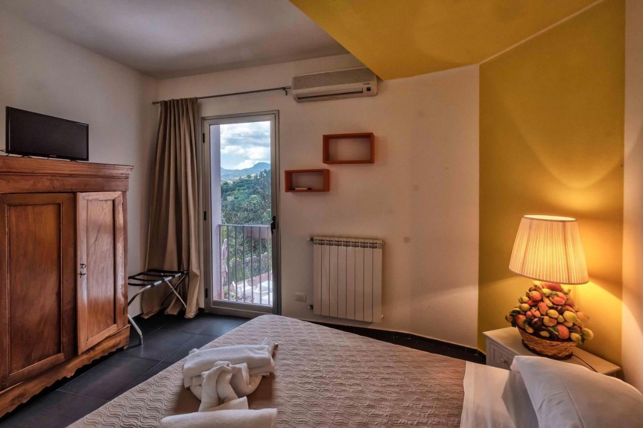 Bnb Casa Rossa モンレアーレ エクステリア 写真