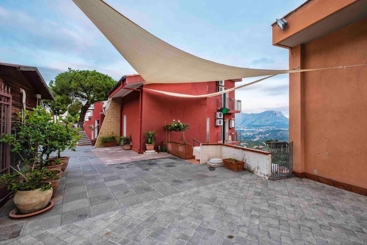 Bnb Casa Rossa モンレアーレ エクステリア 写真